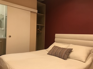 Room - Hôtel Le Cheval Blanc (Saint-Just)