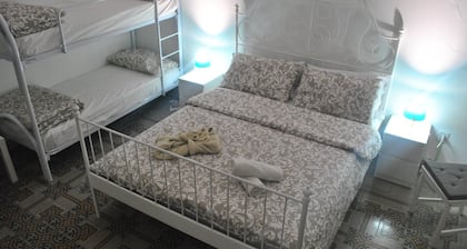 Sunrise Hostel & Rooms