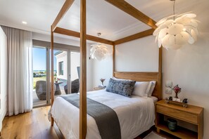 Habitación doble de luna de miel | Caja de seguridad en la habitación y espacio para trabajar con laptop 