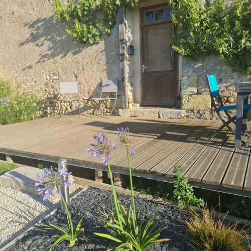 Cottage detached house quiet campaign + terrace, private parking.