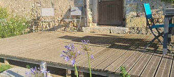 Cottage detached house quiet campaign + terrace, private parking.