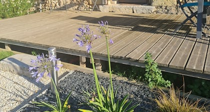 Cottage detached house quiet campaign + terrace, private parking.