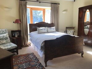 Individuell inredning, unika möbler och strykjärn/strykbräda