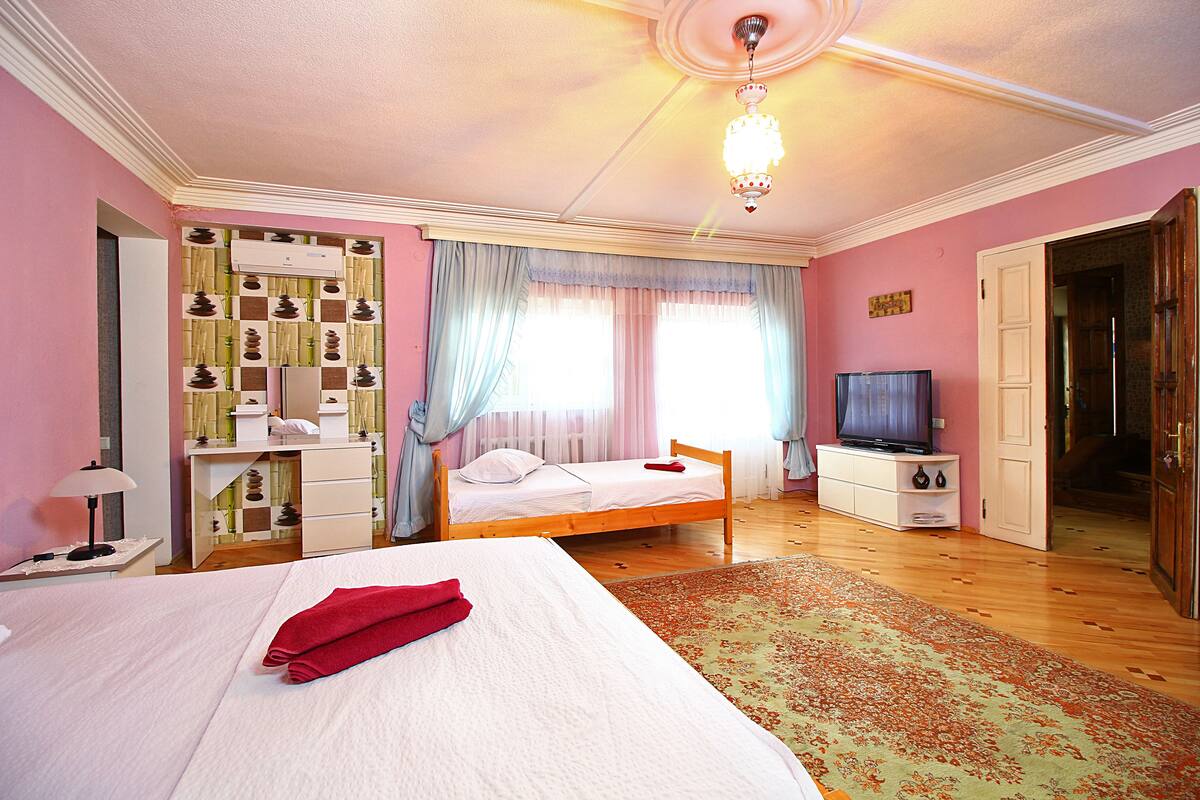 Standard Triple Room, 1 Bedroom, City View | Individually decorated, individually furnished, blackout drapes