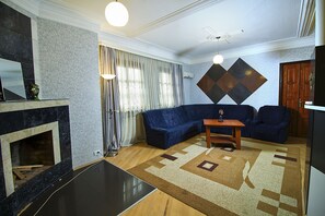 Family Suite, 2 Bedrooms | Living area - Babilina Hotel (Tbilisi)