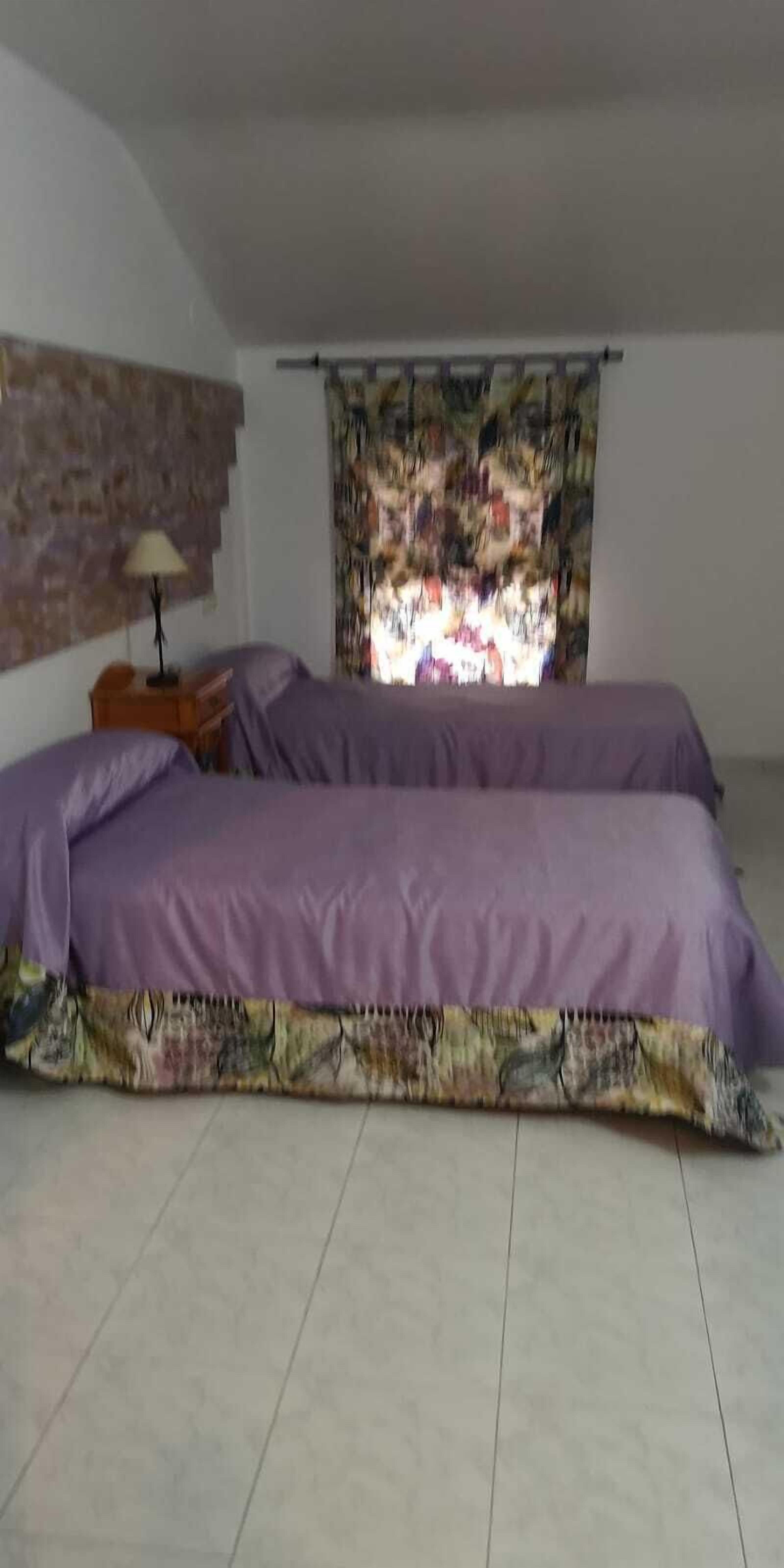 Bàn, truy cập Internet không dây miễn phí 