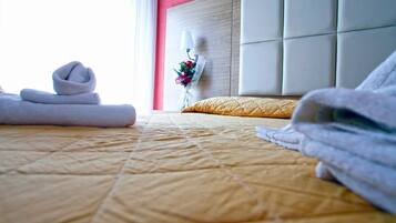 واي فاي مجانًا وملاءات أسرّة