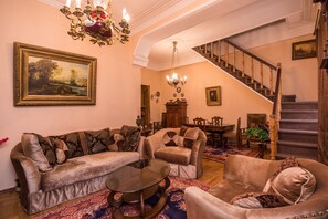 Zona de estar del vestíbulo