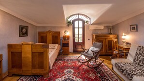 Deluxe Double or Twin Room - Lia's Guest House (Tbilisi)