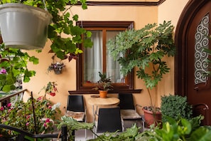 Front of property - Lia's Guest House (Tbilisi)