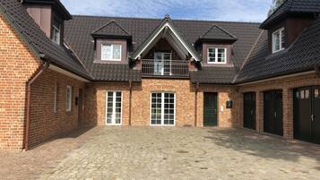 Bagian depan properti