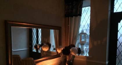 EsJays at Knowles House