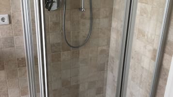 Apartment | Dusche im Bad