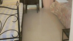 Comfort Triple Room - hotel trarza (Niaga)