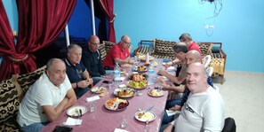 Aamiainen, lounas ja illallinen; marokkolainen keittiö