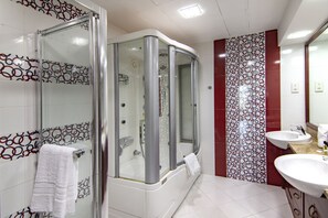 Villa, 3 Schlafzimmer | Badezimmer | Kostenlose Toilettenartikel, Haartrockner, Handtücher, Seife