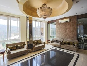 Lobby - Hotel Residency (Jaoli)