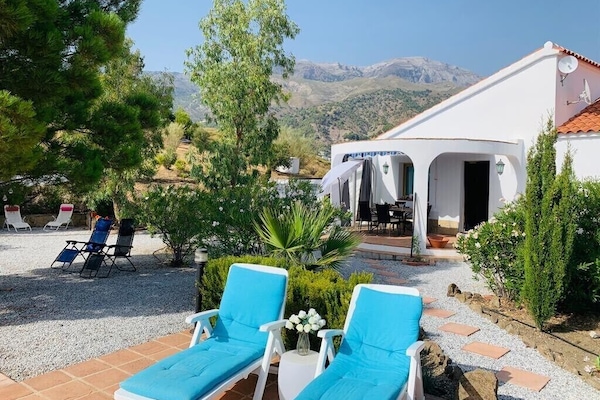 Casa pequena.... the Villa with a beautiful view