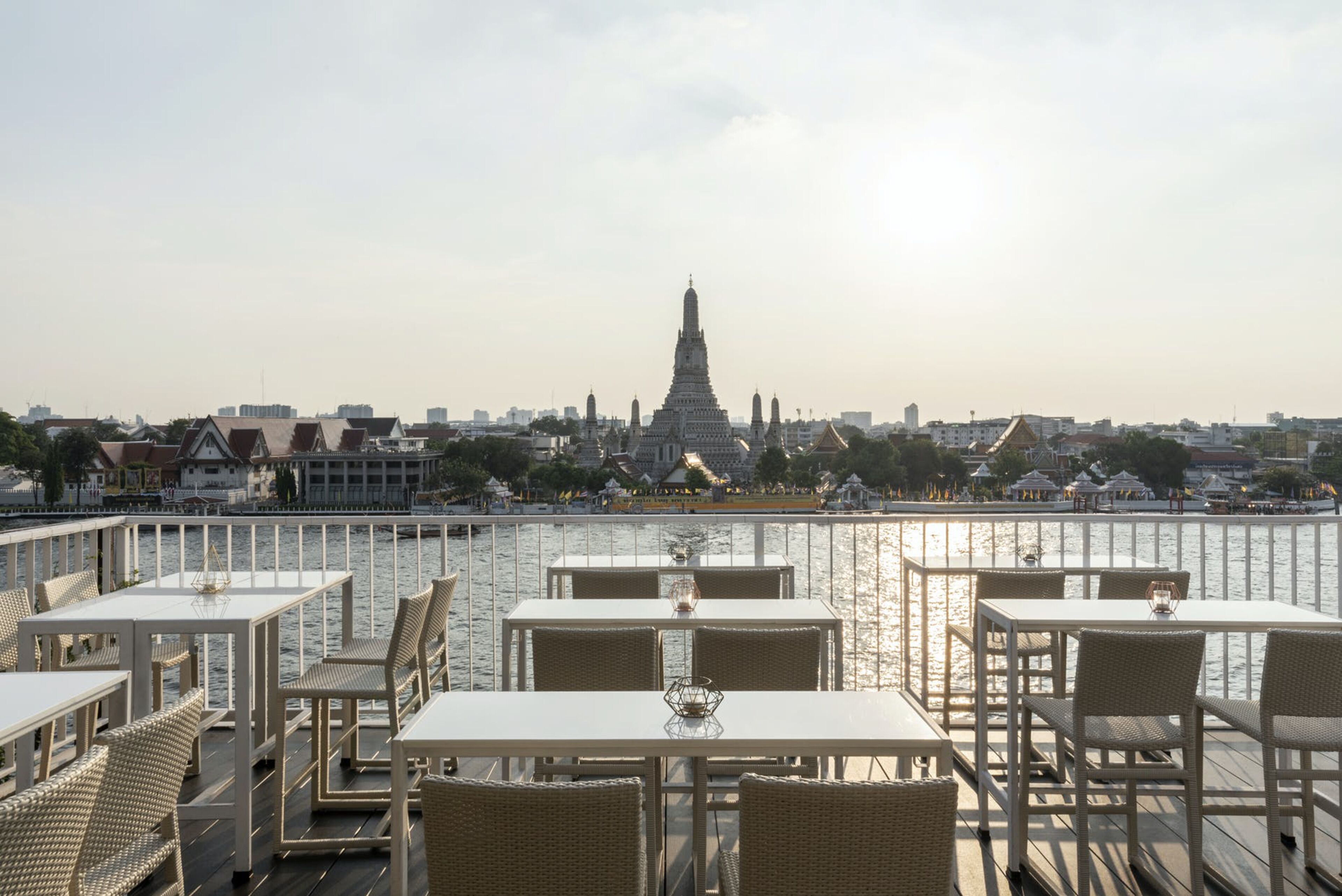 free daily cooked-to-order breakfast