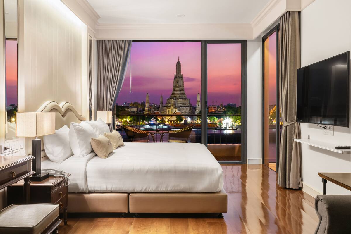 Executive Studio Suite, River View
