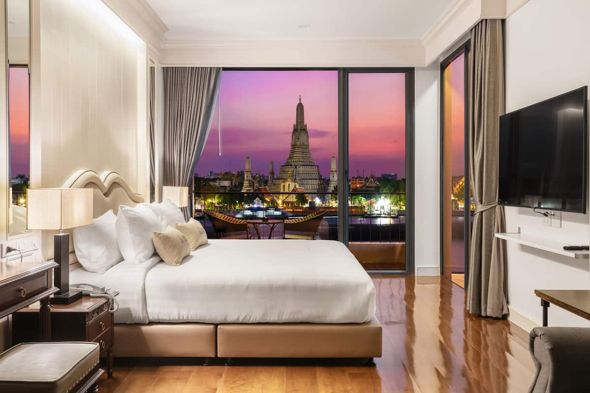 Executive Studio Suite, River View