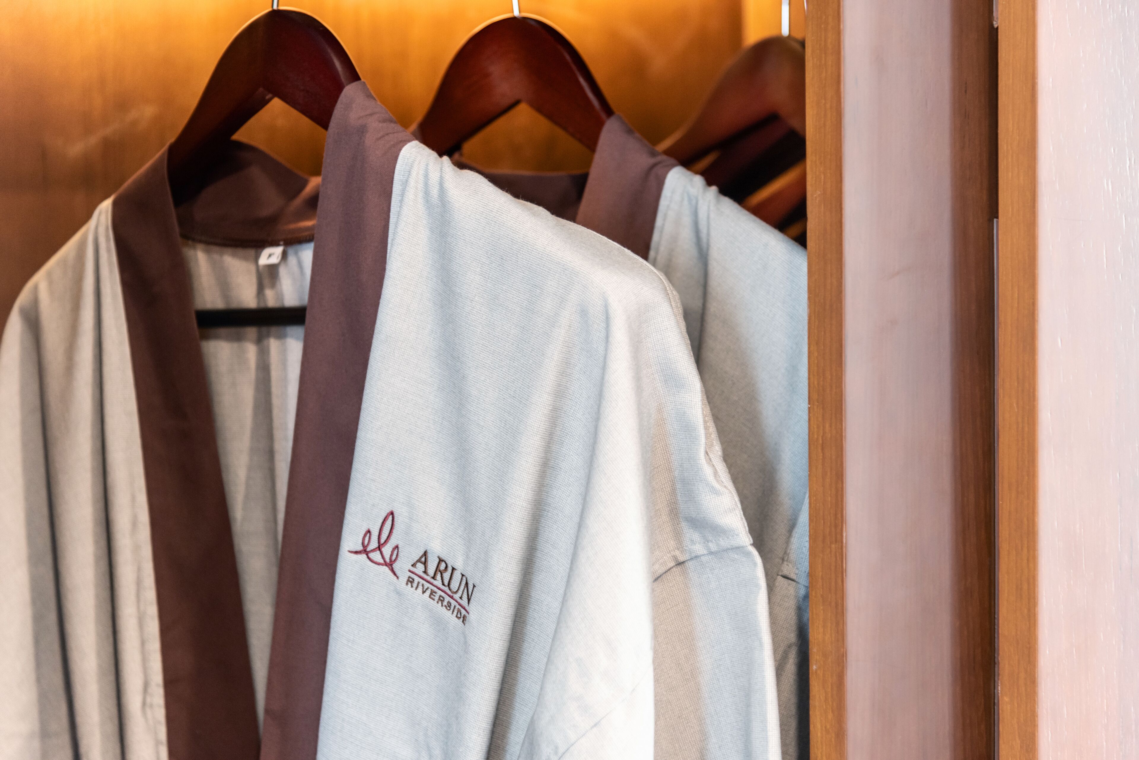 executive studio suite, river view | bathroom amenities | free toiletries, hair dryer, bathrobes, slippers