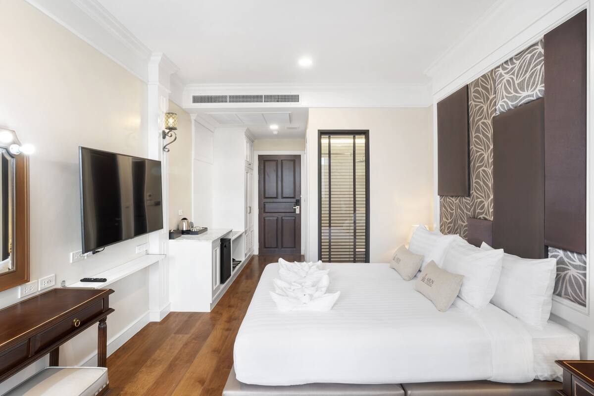 Standard Double Room, 1 King Bed, Balcony, No View