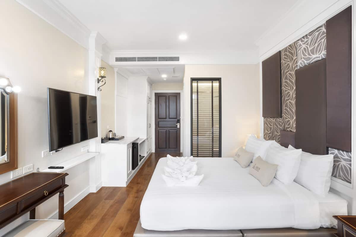 Standard Double Room, 1 King Bed, Balcony, No View