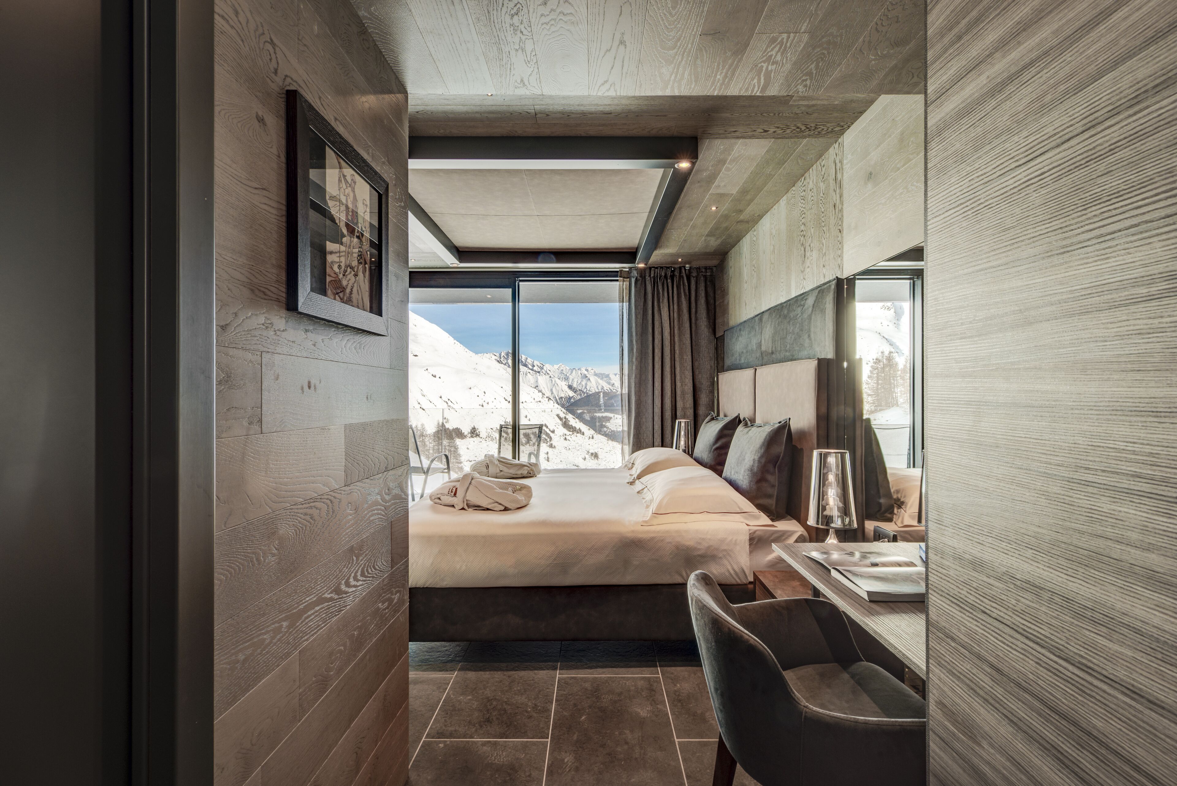 Executive Suite, Jetted Tub | Premium bedding, down duvets, minibar, in-room safe