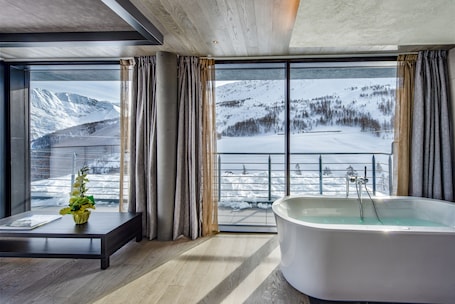 Bañera de hidromasaje privada