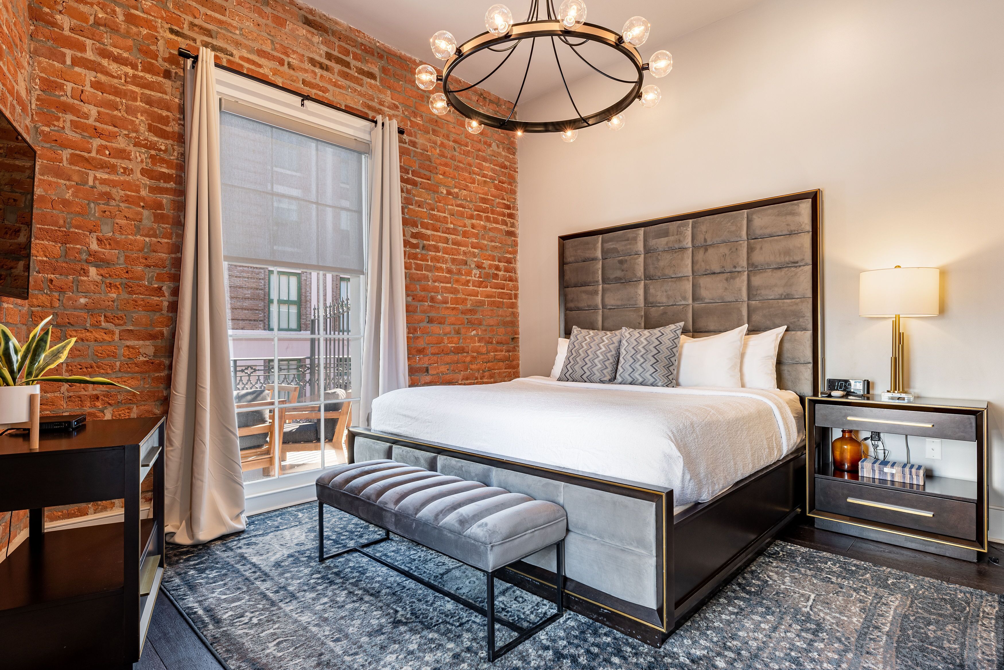 2 habitaciones, tabla de planchar con plancha, cuna de viaje y wifi 