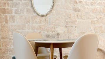 Deluxe Apartment - City View (Adamova ulica 5) | In-room dining