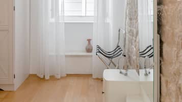 Deluxe Apartment - City View (Adamova ulica 5) | Cofres nos quartos, escrivaninha, quartos à prova de som