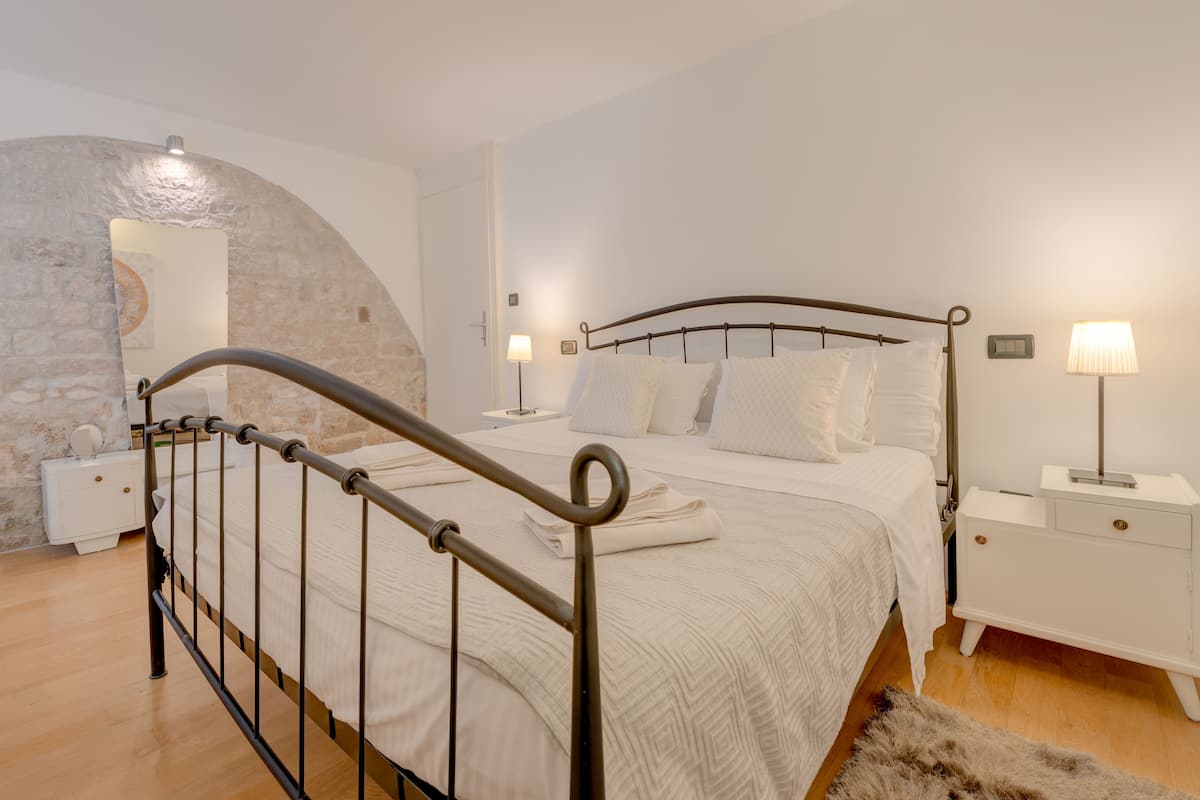 Deluxe Apartment - City View (Adamova ulica 5) | In-room safe, desk, soundproofing, free WiFi