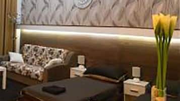 Gallery Apartment | Living area | Flat-screen TV