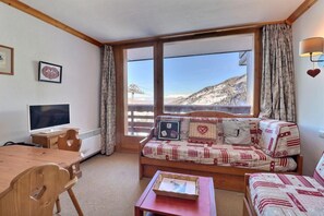 Living area - 10m from ski slopes, 3rd floor, balcony, ski locker, 40m², Méribel-Mottaret (Méribel - Les Allues)