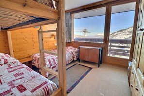 1 bedroom, WiFi, bed sheets - 10m from ski slopes, 3rd floor, balcony, ski locker, 40m², Méribel-Mottaret (Méribel - Les Allues)