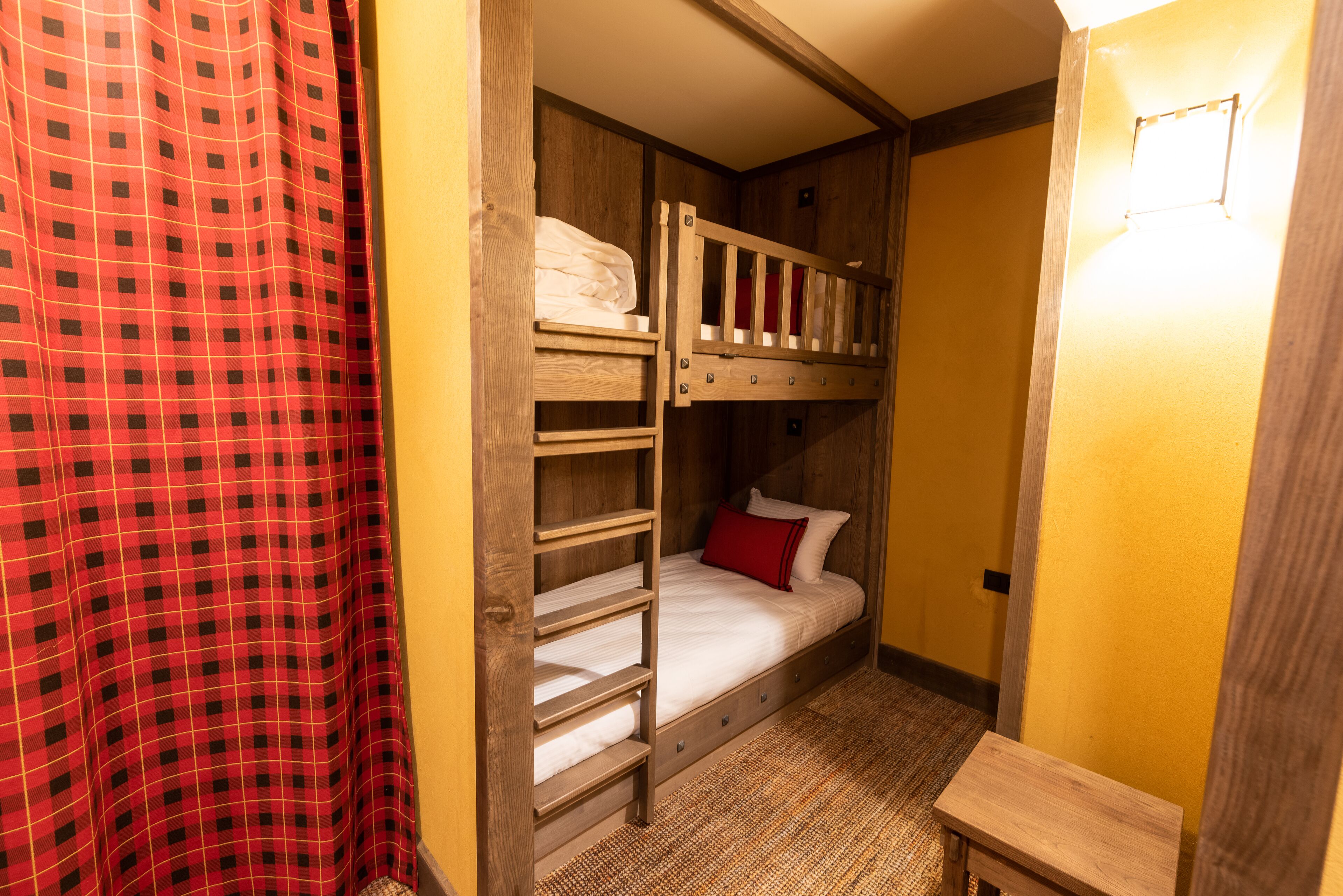 family room | desk, blackout curtains, free wifi, bed sheets