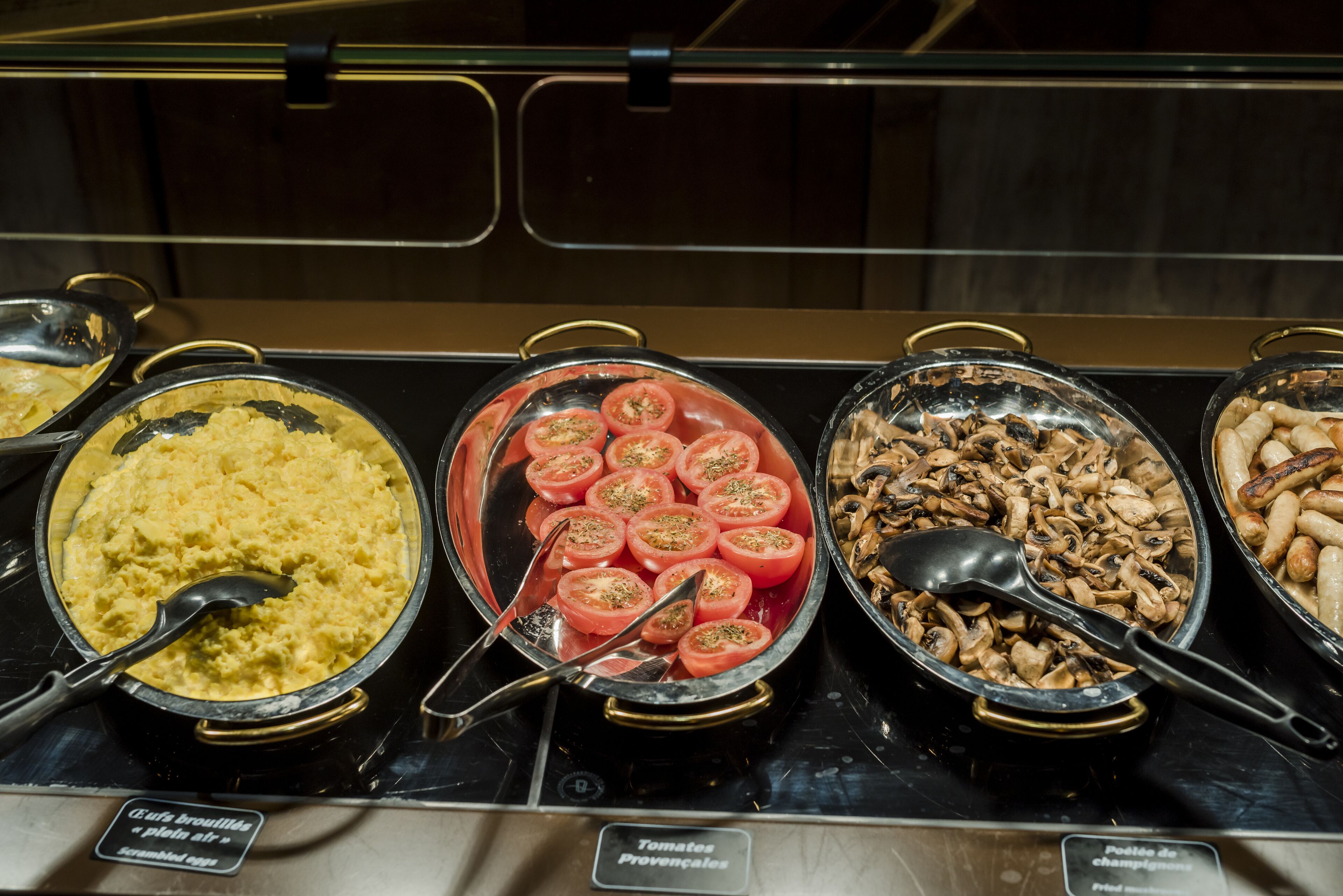 daily buffet breakfast (eur 18 per person)