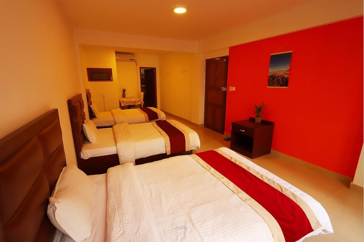 Quarto quádruplo luxo | Wi-Fi de cortesia, individualmente decorados, roupa de cama