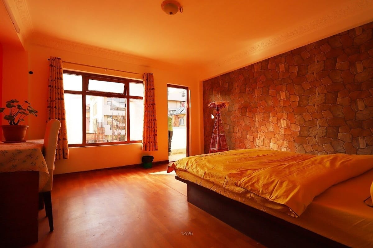 Wi-Fi de cortesia, individualmente decorados, roupa de cama