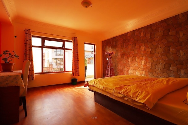 Decoración personalizada, wifi gratis y ropa de cama 