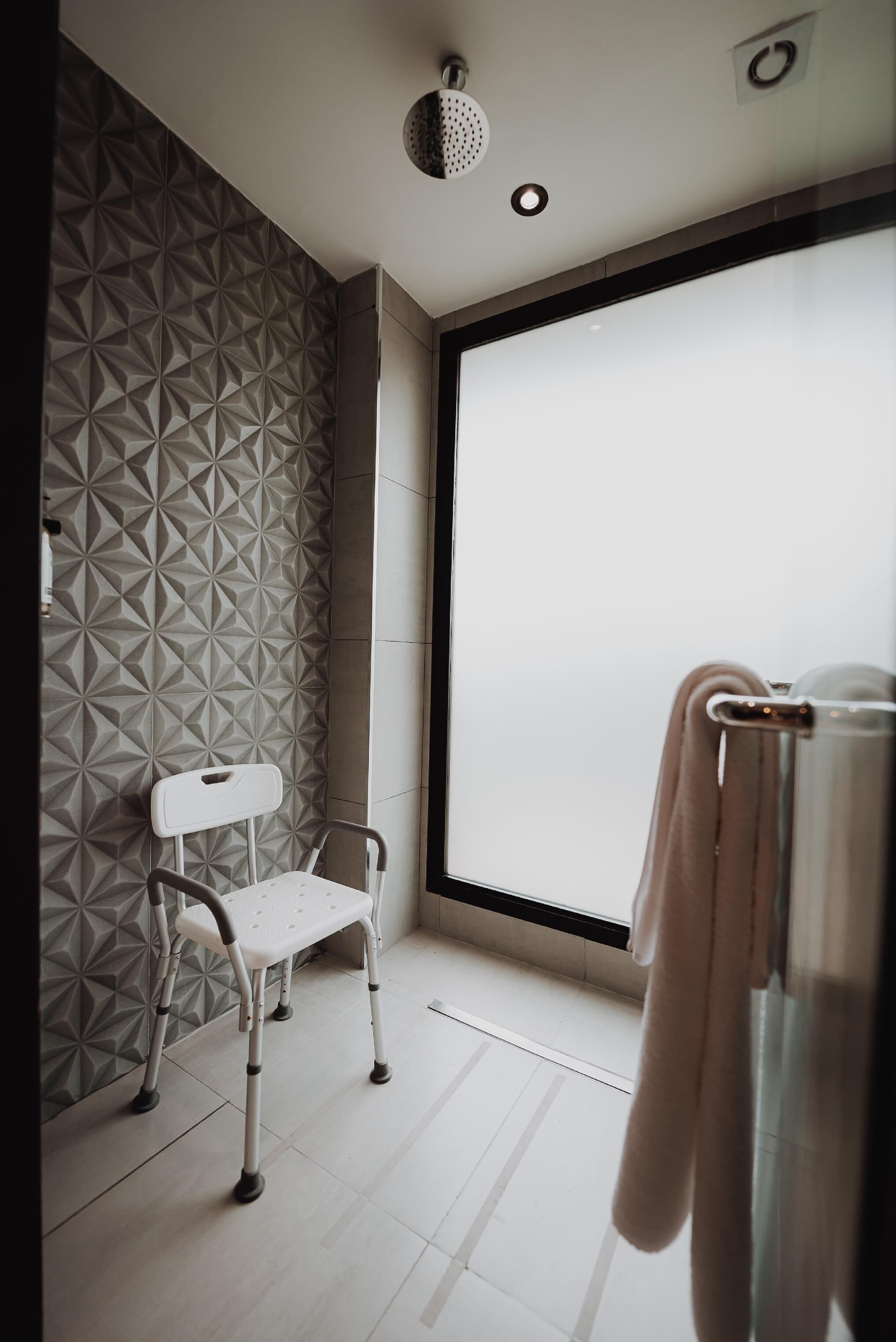 double room, accessible | bathroom | free toiletries, hair dryer, bidet, towels