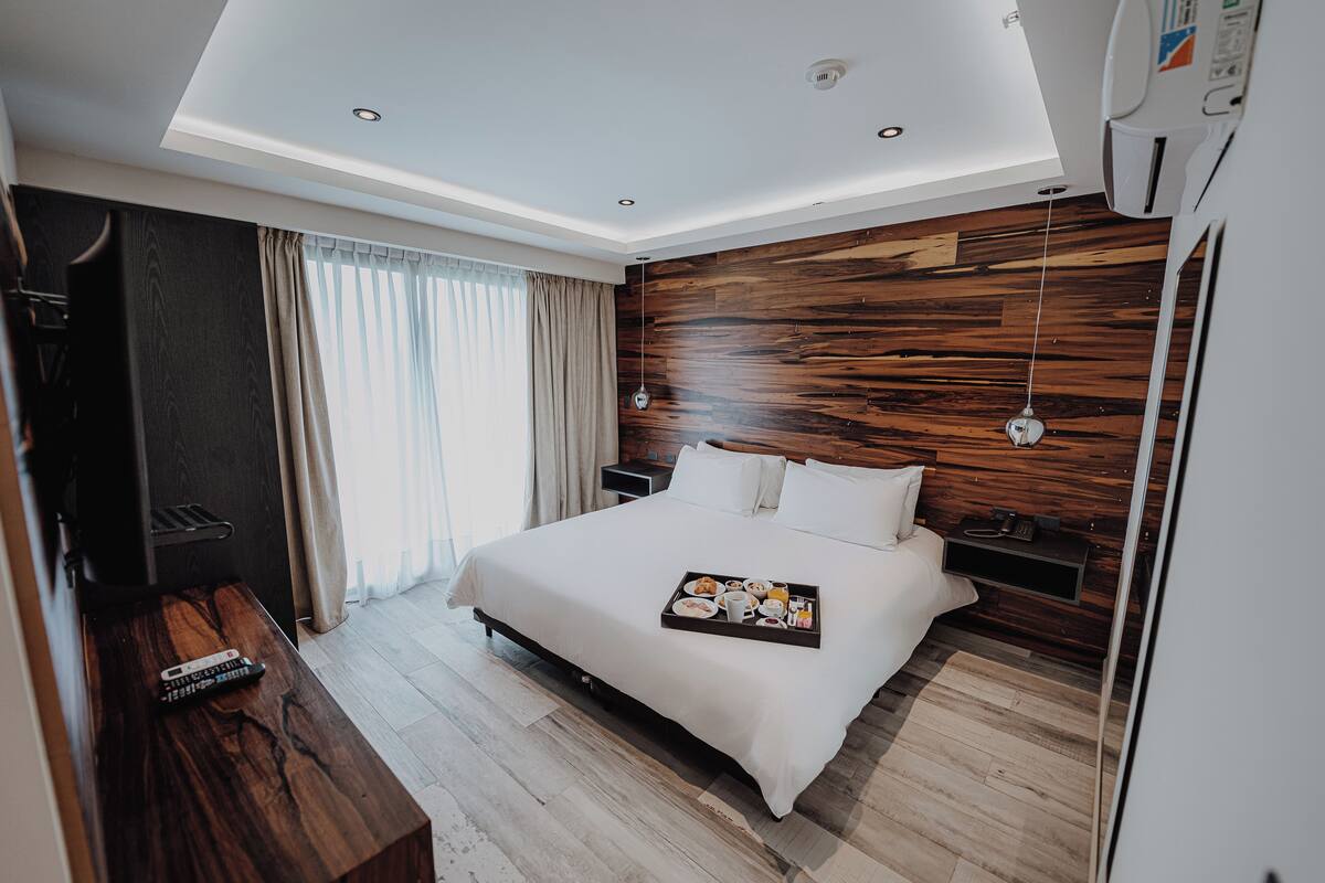 Suite | 1 bedroom, premium bedding, down comforters, pillowtop beds