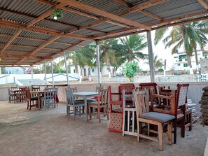 Outdoor banquet area - ELLISA HOSPITALITY AND HOTEL (Langma)