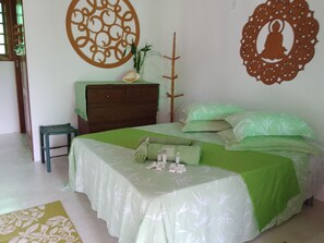 Habitación Deluxe doble | Escritorio, wifi gratis, ropa de cama