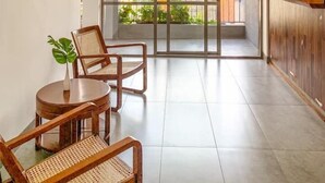 Reception - VIBE Hostels (Colombo)