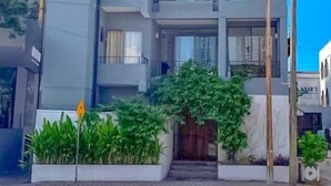 Front of property - VIBE Hostels (Colombo)