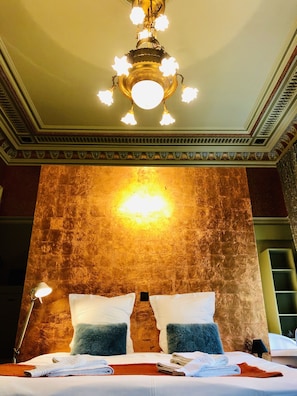 Deluxe Double Room, Bathtub