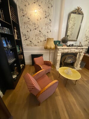 Deluxe Double Room, Bathtub | Premium bedding, down comforters, minibar, individually decorated - B&B Au Lit Jerome (Antwerp)